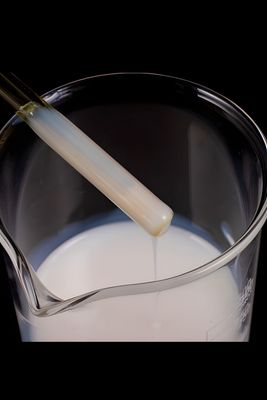 Συσκευασία 50kg 200kg Πολυμερές αποστάρωσης ακρυλικού στυρενίου για εσωτερική εξωτερική διακόσμηση τοίχων διαφόρων κτιρίων